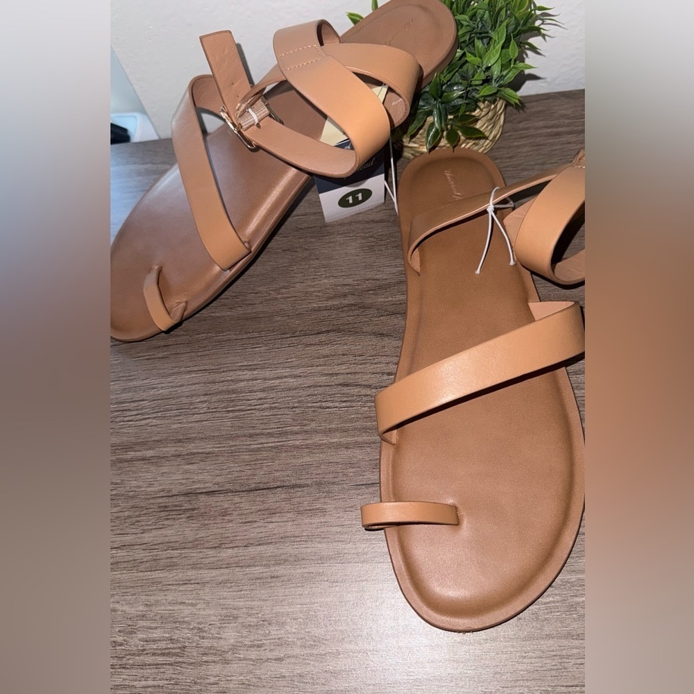 Universal Thread Tan Strappy Sandals - Picture 4 of 4